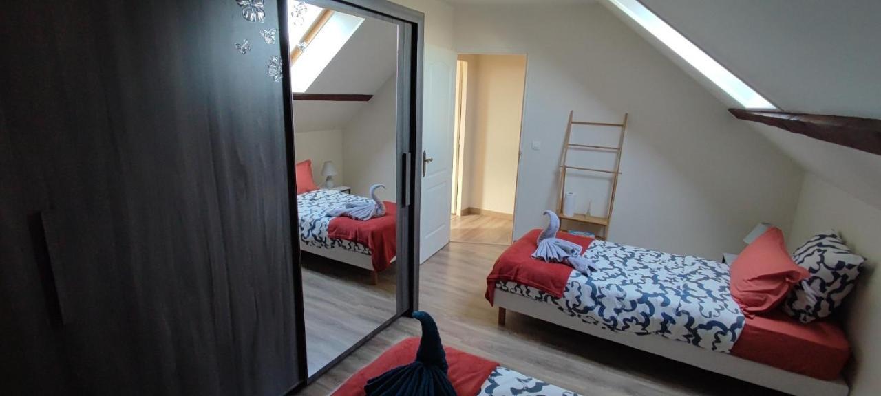 Au Pied Du Chateau 2 Bellegarde-du-Loiret Cameră foto